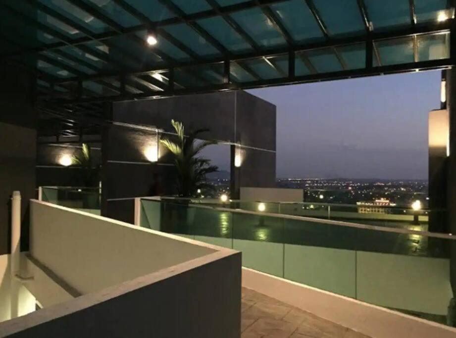 Ipoh City Centre Majestic Homestay Pool View 3 Mins Walking To Famous Food Places & 15Mins To Old Town Ipoh By Happy Homestay Extérieur photo