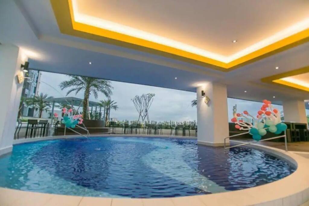 Ipoh City Centre Majestic Homestay Pool View 3 Mins Walking To Famous Food Places & 15Mins To Old Town Ipoh By Happy Homestay Extérieur photo